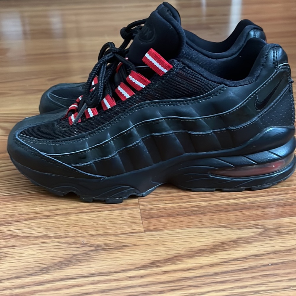 Big Kids Air Max 95 - Picture 3 of 10
